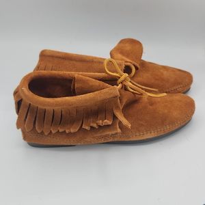 Minnetonka Brown Classic Fringe  Hardsole ankle moccasins.